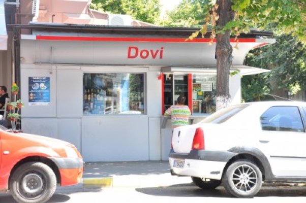Închis de autorităţi pentru că vindea ţigări de contrabandă, magazinul Dovi a revenit în afaceri
